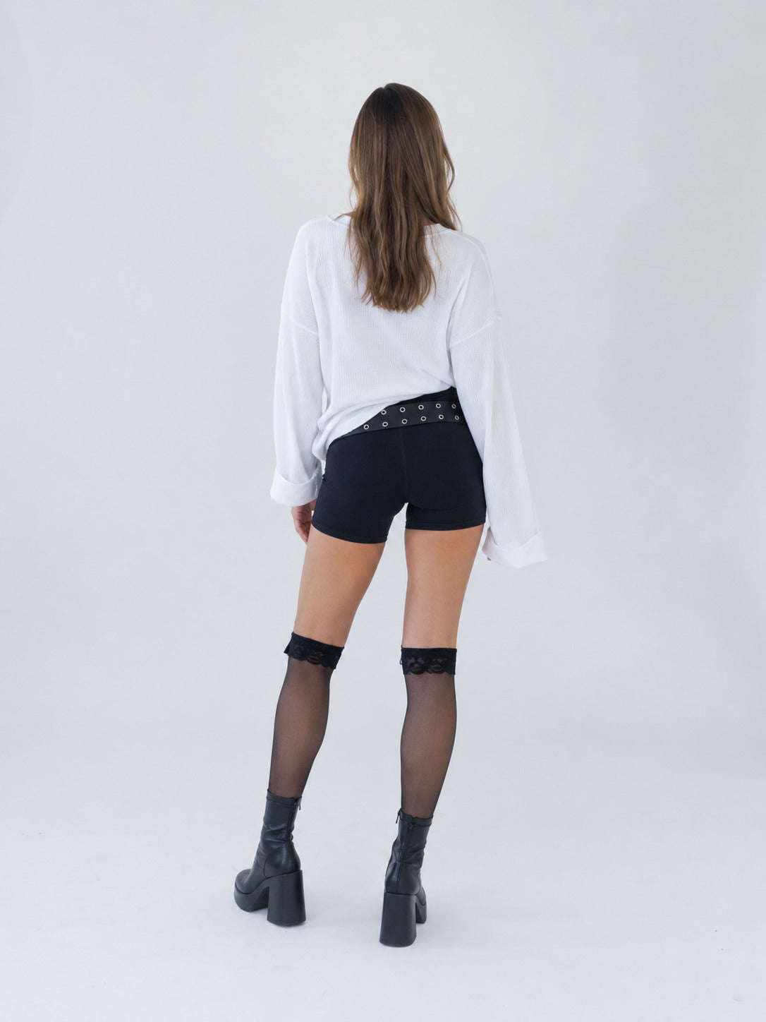 Powder Longsleeve getragen, Ganzkörper Rückseite