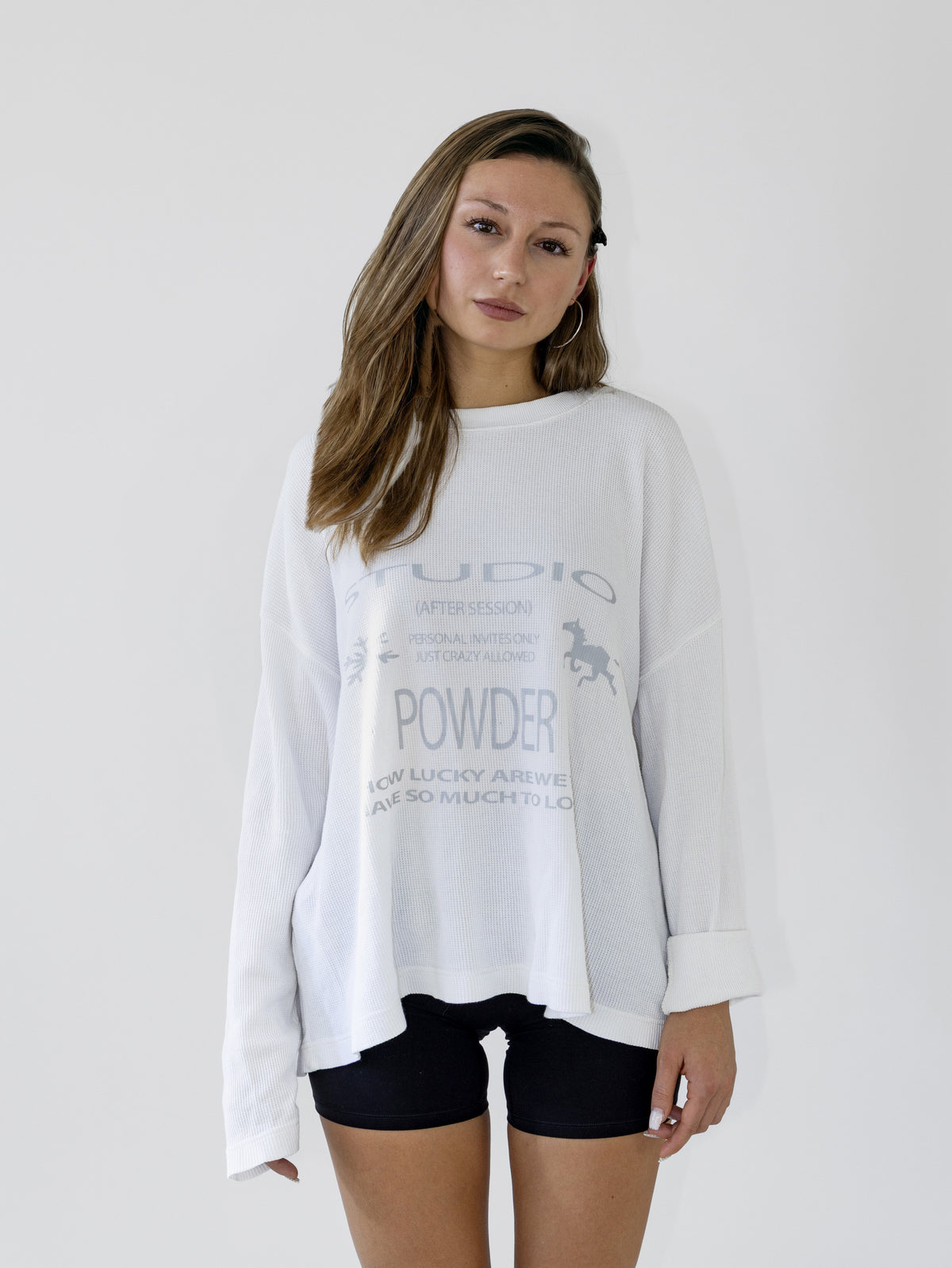 Powder Longsleeve getragen, Oberkörper