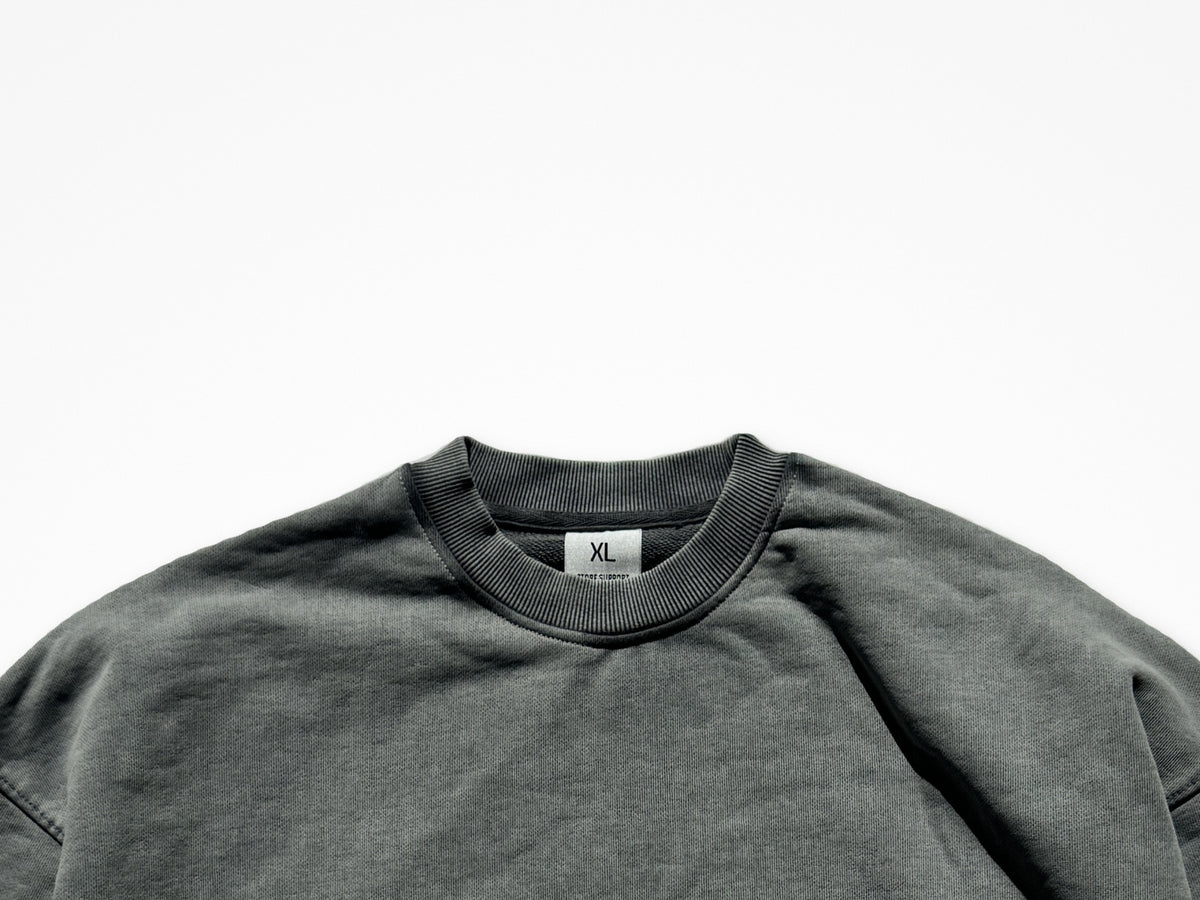 Crewneck, Kragen mit Etikett