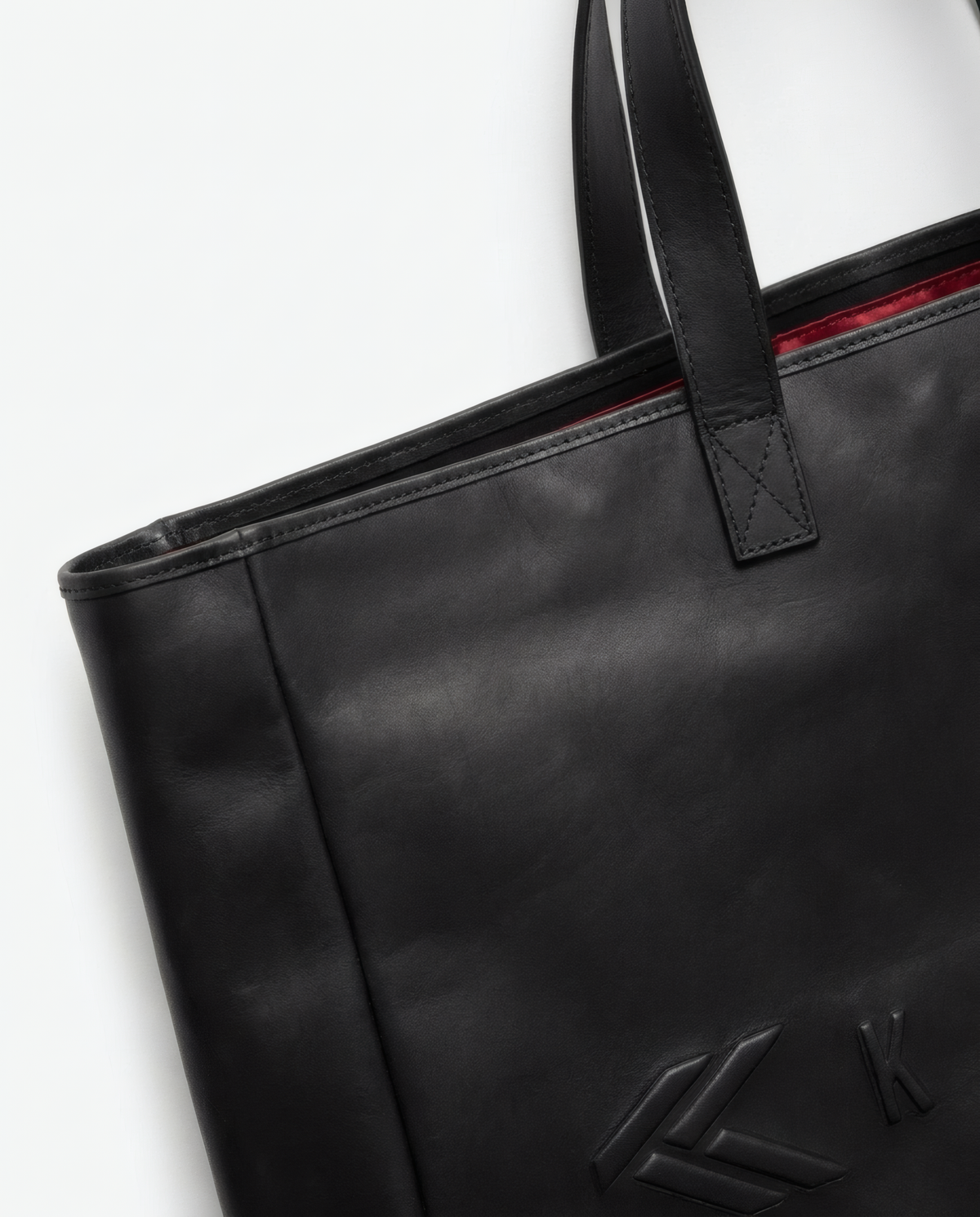 Ledertasche schwarz, Henkel im Detail